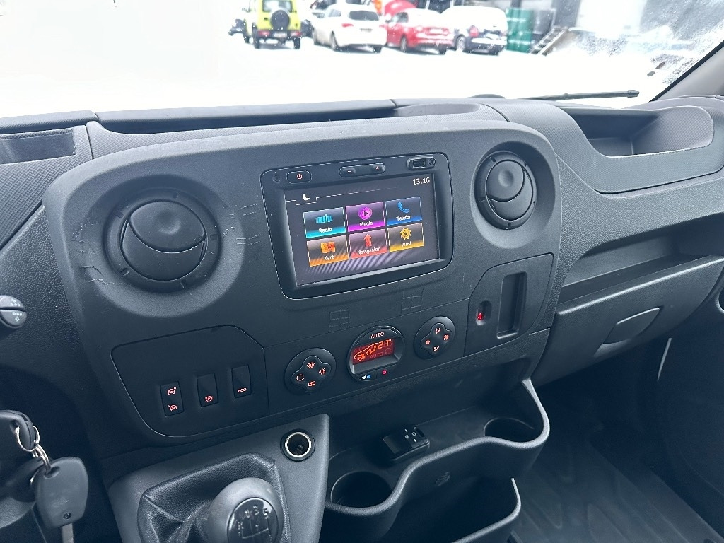 Furgon Renault Master huoltoauto varusteineen: 17 kép.