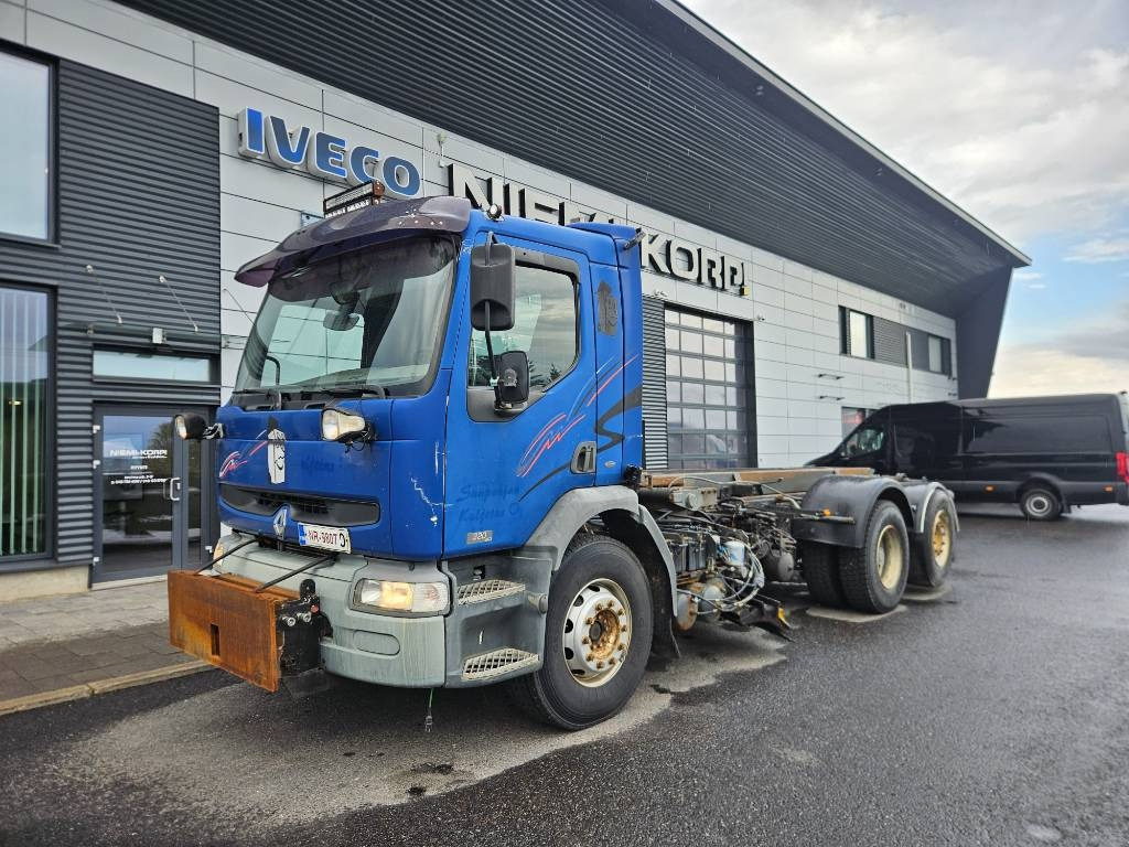 Renault Premium 320 tienhoitoauto - Alvaz teherautó: 1 kép. Renault Premium 320 tienhoitoauto - Alvaz teherautó: 1 kép.