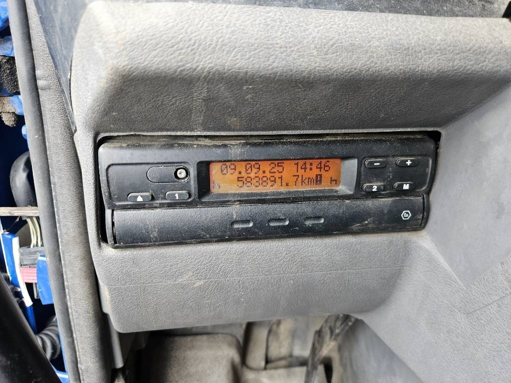 Alvaz teherautó Renault Premium 320 tienhoitoauto: 18 kép.
