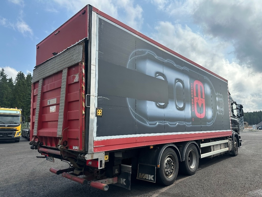 Scania R 450 - Dobozos felépítményű teherautó: 4 kép. Scania R 450 - Dobozos felépítményű teherautó: 4 kép.