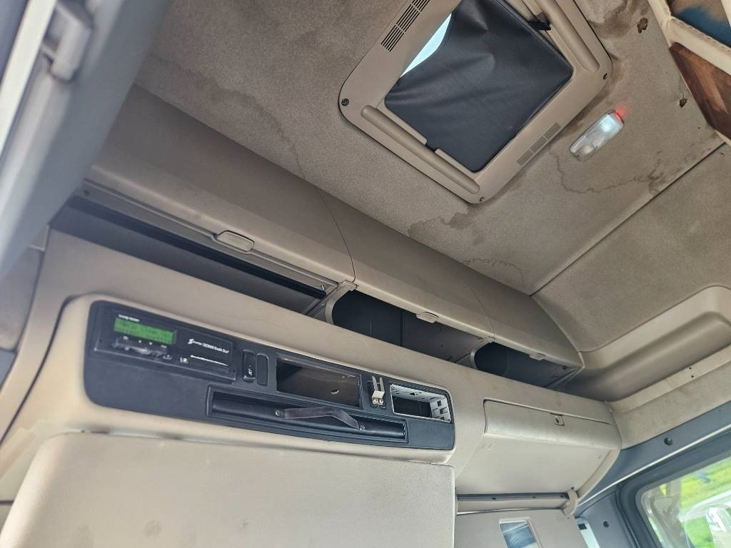 Horgos rakodó teherautó Scania R580 6x2: 14 kép.