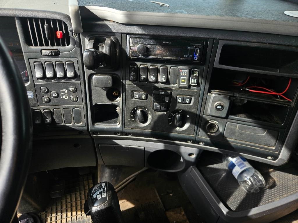 Horgos rakodó teherautó Scania R580 6x2: 15 kép.