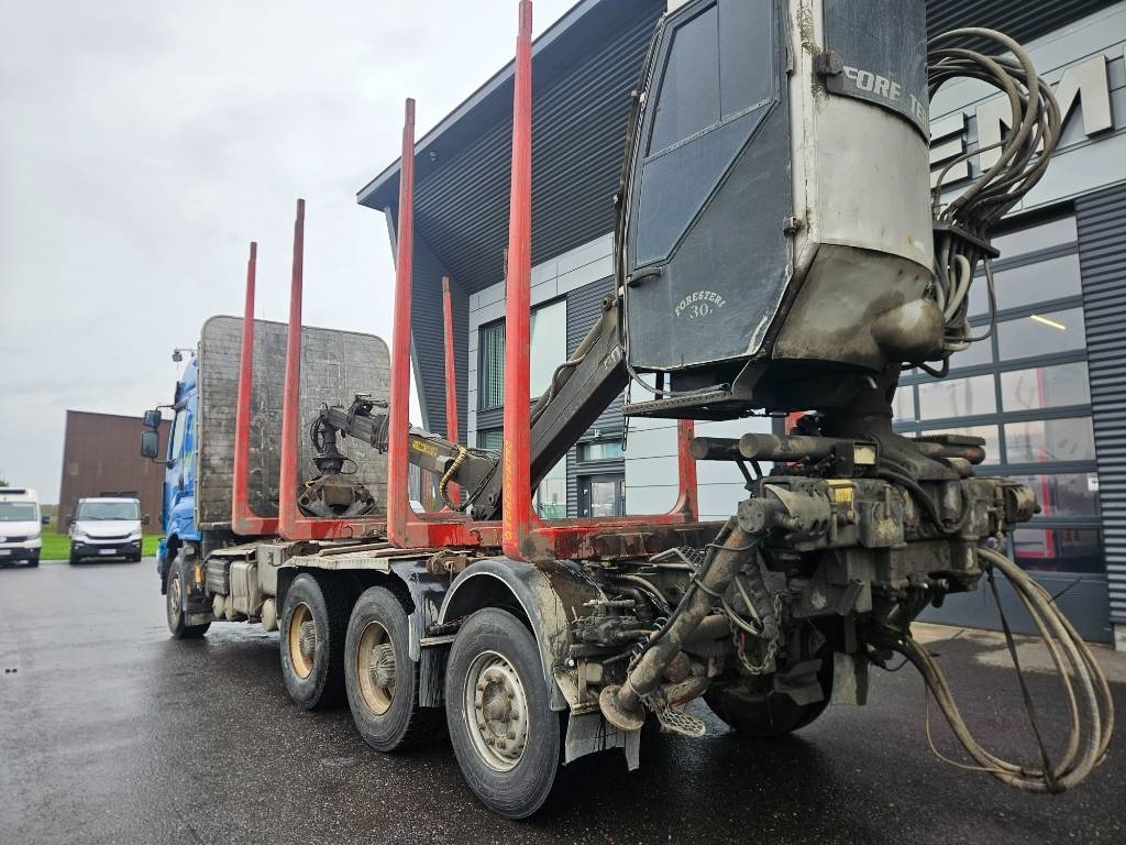 Sisu C600 8x4 kesla 2010 - Rönkszállító teherautó: 4 kép. Sisu C600 8x4 kesla 2010 - Rönkszállító teherautó: 4 kép.