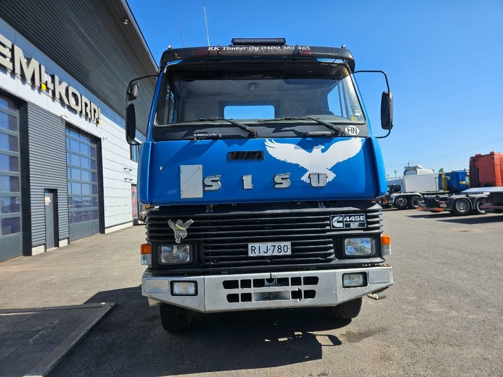 Sisu SM 320 - Rönkszállító teherautó: 2 kép. Sisu SM 320 - Rönkszállító teherautó: 2 kép.