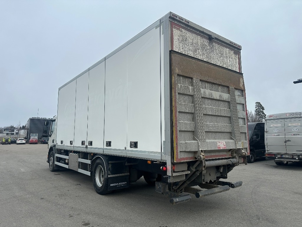 Volvo FE 320  - Dobozos felépítményű teherautó: 5 kép. Volvo FE 320  - Dobozos felépítményű teherautó: 5 kép.