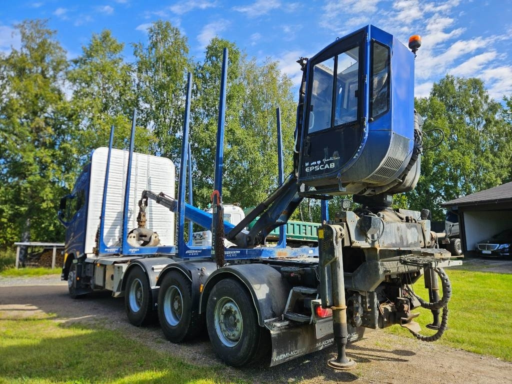 Volvo FH 16 750 8x4 76tn yhdistelmä - Rönkszállító teherautó: 3 kép. Volvo FH 16 750 8x4 76tn yhdistelmä - Rönkszállító teherautó: 3 kép.