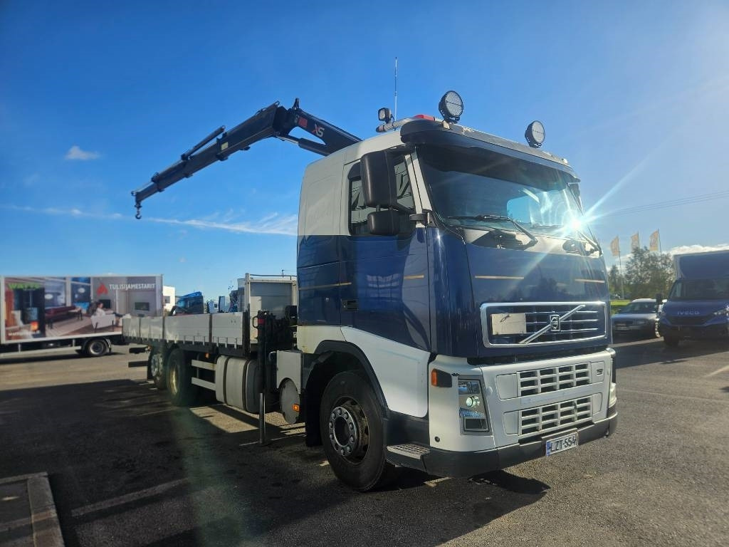 Volvo FH12 6x2 Hiab 166 kympitys 2029 asti  - Darus autó: 2 kép. Volvo FH12 6x2 Hiab 166 kympitys 2029 asti  - Darus autó: 2 kép.