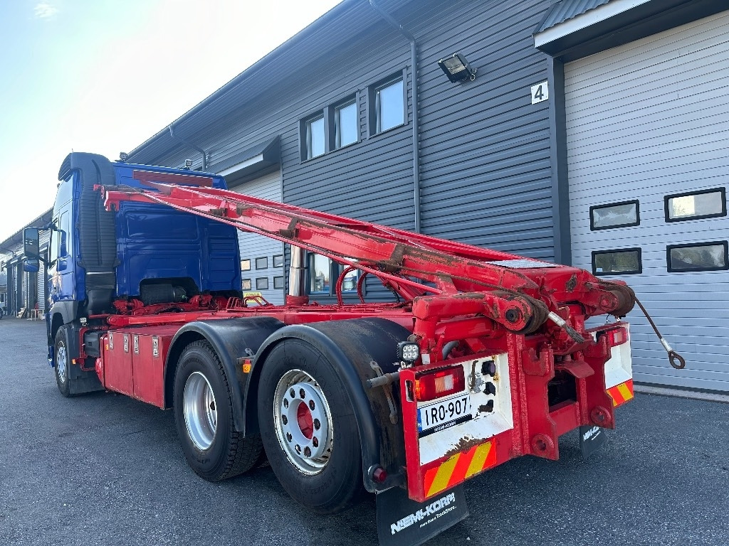 Volvo FM 500 6x2 - Teherautó - kábelrendszer: 5 kép. Volvo FM 500 6x2 - Teherautó - kábelrendszer: 5 kép.
