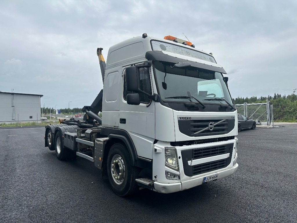 Volvo FM13 500 - Horgos rakodó teherautó: 2 kép. Volvo FM13 500 - Horgos rakodó teherautó: 2 kép.