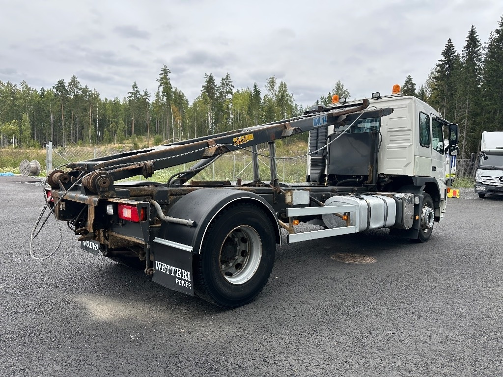 Volvo FM9 4x2 vaijerilaitteilla - Konténerszállító: 4 kép. Volvo FM9 4x2 vaijerilaitteilla - Konténerszállító: 4 kép.
