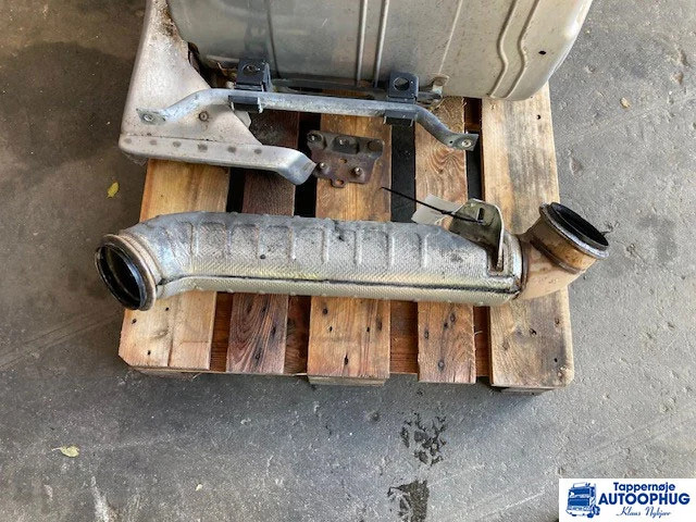 DAF exhaust pipe – DAF 2121610 - Kipufogórendszer - Teherautó: 1 kép. DAF exhaust pipe – DAF 2121610 - Kipufogórendszer - Teherautó: 1 kép.