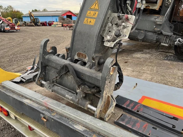 LIEBHERR T55-7S - Teleszkópos rakodó: 5 kép. LIEBHERR T55-7S - Teleszkópos rakodó: 5 kép.