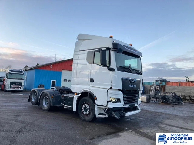 MAN TGX 28.510 6X2 – Hydraulic - Nyergesvontató: 2 kép. MAN TGX 28.510 6X2 – Hydraulic - Nyergesvontató: 2 kép.