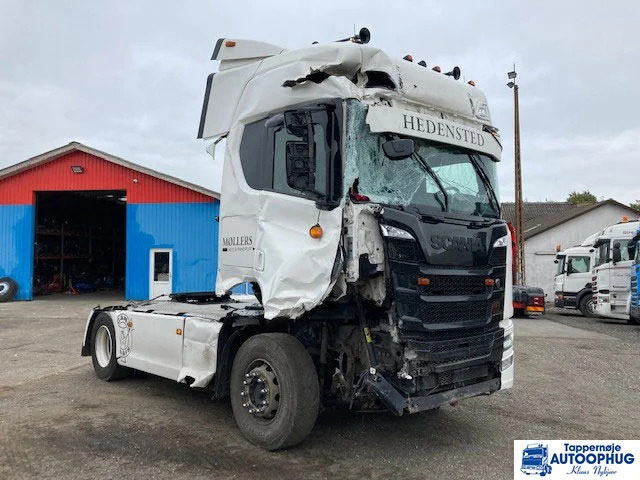 Scania R450 4X2 Retarder Damage - Nyergesvontató: 2 kép. Scania R450 4X2 Retarder Damage - Nyergesvontató: 2 kép.