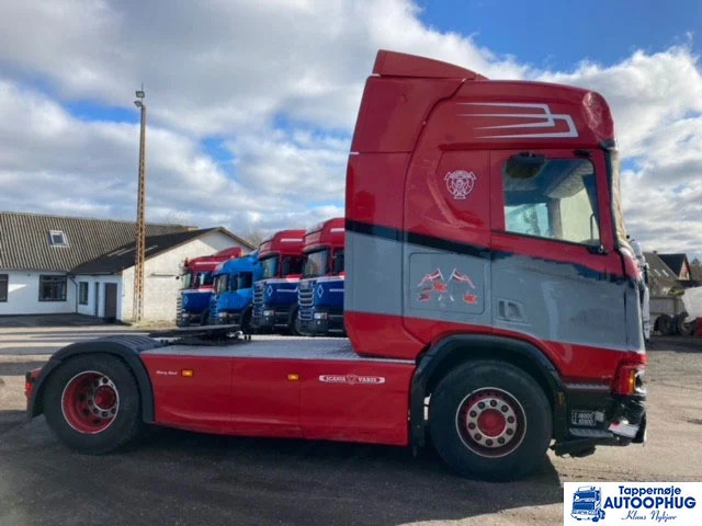 Scania R450 4X2 speciel interior - Nyergesvontató: 3 kép. Scania R450 4X2 speciel interior - Nyergesvontató: 3 kép.