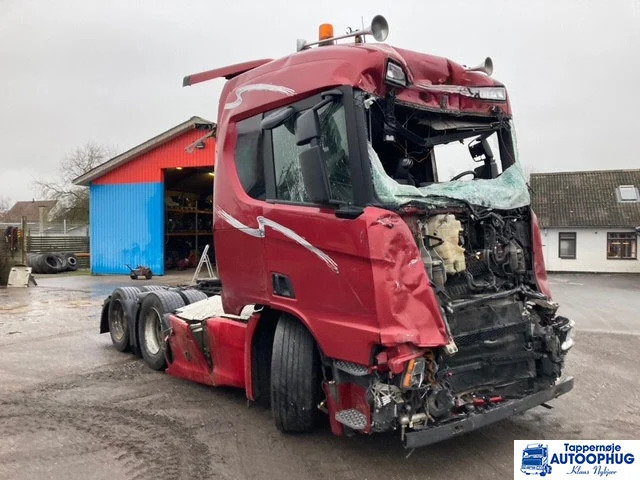 Scania R500 6X2 Retarder Damage - Nyergesvontató: 2 kép. Scania R500 6X2 Retarder Damage - Nyergesvontató: 2 kép.