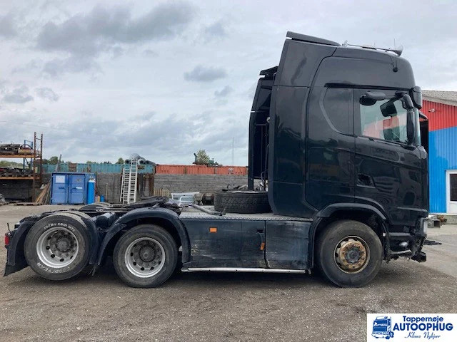 Scania S500 6X2 Retarder - Nyergesvontató: 2 kép. Scania S500 6X2 Retarder - Nyergesvontató: 2 kép.