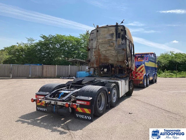 Volvo FH460 6X2 - Nyergesvontató: 3 kép. Volvo FH460 6X2 - Nyergesvontató: 3 kép.