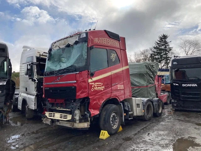 Volvo FH500 6X4 - Nyergesvontató: 2 kép. Volvo FH500 6X4 - Nyergesvontató: 2 kép.