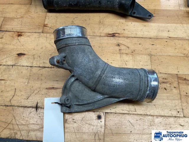 Scania Intercooler rør Scania 2436021 - Motor és alkatrészek - Teherautó: 1 kép. Scania Intercooler rør Scania 2436021 - Motor és alkatrészek - Teherautó: 1 kép.
