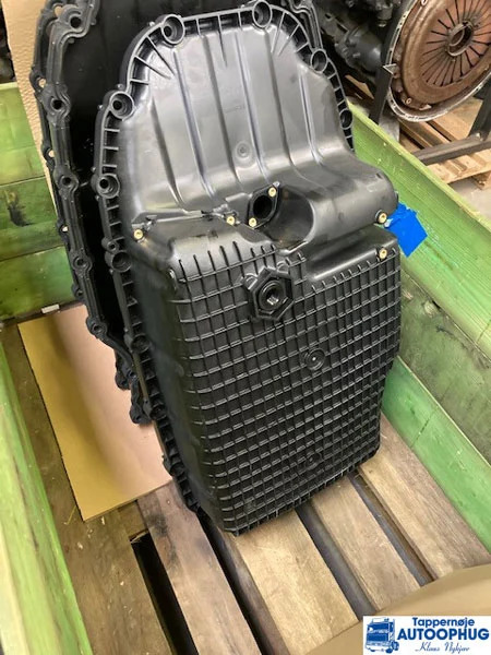 Scania Oil sump P/N: 2840476 - Motor és alkatrészek - Teherautó: 1 kép. Scania Oil sump P/N: 2840476 - Motor és alkatrészek - Teherautó: 1 kép.