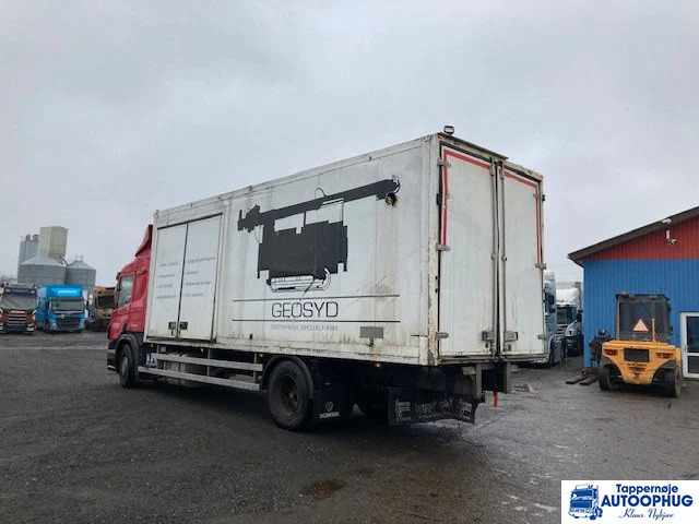 Scania P280 4X2 - Dobozos felépítményű teherautó: 4 kép. Scania P280 4X2 - Dobozos felépítményű teherautó: 4 kép.