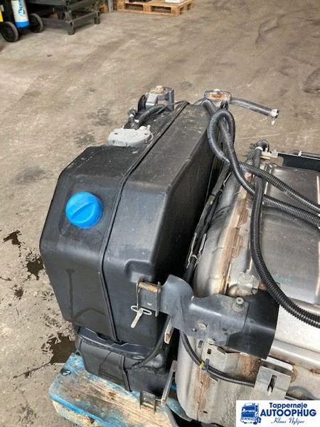 Scania adblue tank / reductant tank scania 2393232 - AdBlue tartály - Teherautó: 2 kép. Scania adblue tank / reductant tank scania 2393232 - AdBlue tartály - Teherautó: 2 kép.