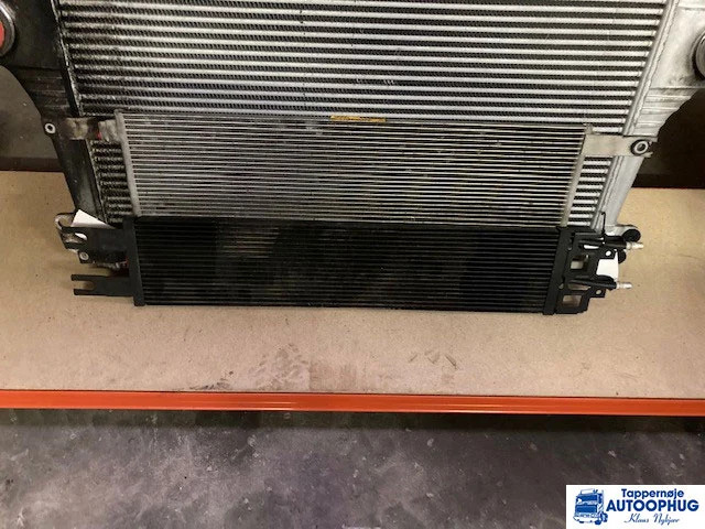 Scania gearkasse køler Scania 2635996 - Motor és alkatrészek - Teherautó: 1 kép. Scania gearkasse køler Scania 2635996 - Motor és alkatrészek - Teherautó: 1 kép.