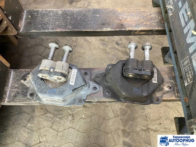 Volvo 21416526 – Engine mounting - Motor és alkatrészek - Teherautó: 1 kép. Volvo 21416526 – Engine mounting - Motor és alkatrészek - Teherautó: 1 kép.