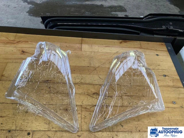 Volvo FH5 H7 – Forlygte glas - Elektromos rendszer - Teherautó: 1 kép. Volvo FH5 H7 – Forlygte glas - Elektromos rendszer - Teherautó: 1 kép.