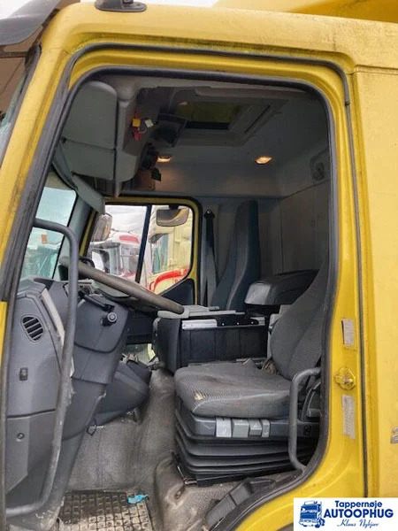Volvo FL240 - Platós teherautó: 5 kép. Volvo FL240 - Platós teherautó: 5 kép.