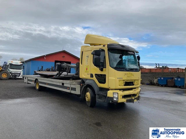 Volvo FL240 - Platós teherautó: 2 kép. Volvo FL240 - Platós teherautó: 2 kép.