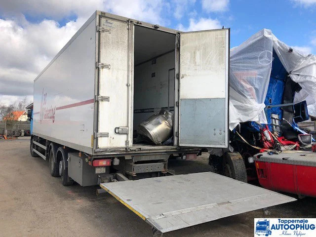 Volvo FM300 6X2 Coolbox - Hűtős teherautó: 4 kép. Volvo FM300 6X2 Coolbox - Hűtős teherautó: 4 kép.