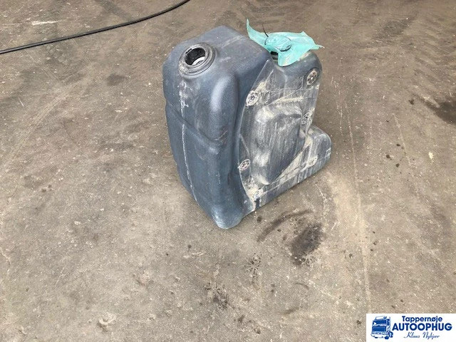Volvo adblue tank – Volvo 23225656 - AdBlue tartály - Teherautó: 1 kép. Volvo adblue tank – Volvo 23225656 - AdBlue tartály - Teherautó: 1 kép.