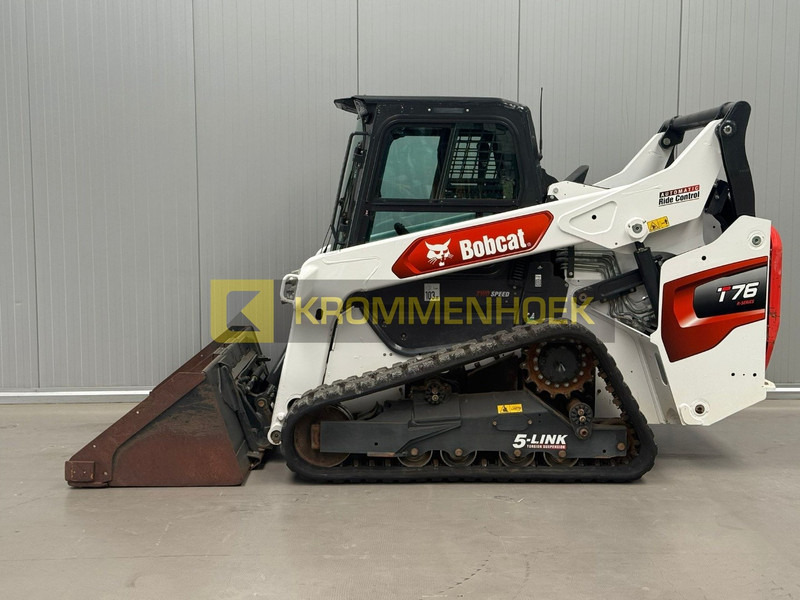 Bobcat T 76 High Flow | A/C - Mini homlokrakodó: 1 kép. Bobcat T 76 High Flow | A/C - Mini homlokrakodó: 1 kép.