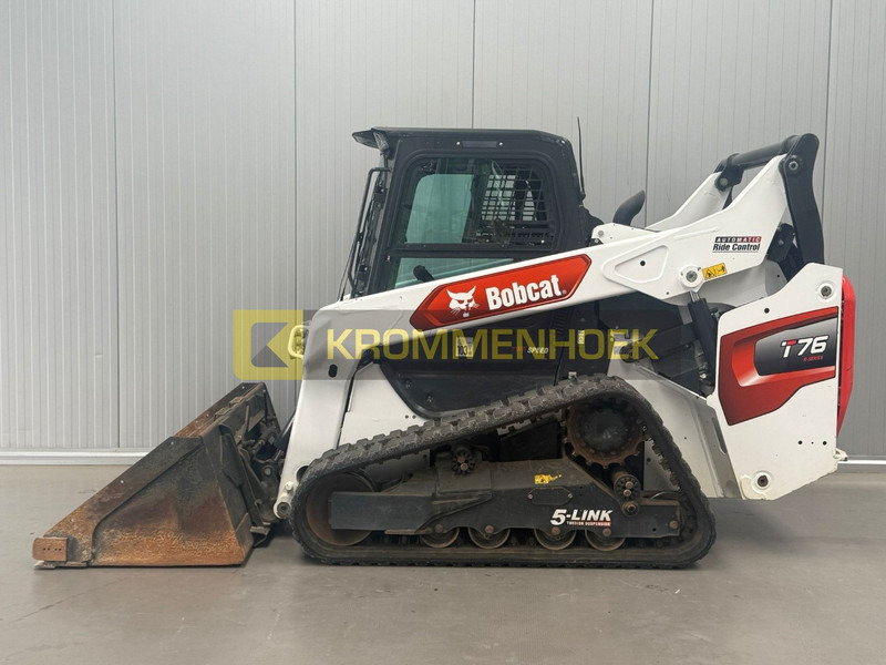 Bobcat T 76 High Flow | A/C - Mini homlokrakodó: 1 kép. Bobcat T 76 High Flow | A/C - Mini homlokrakodó: 1 kép.