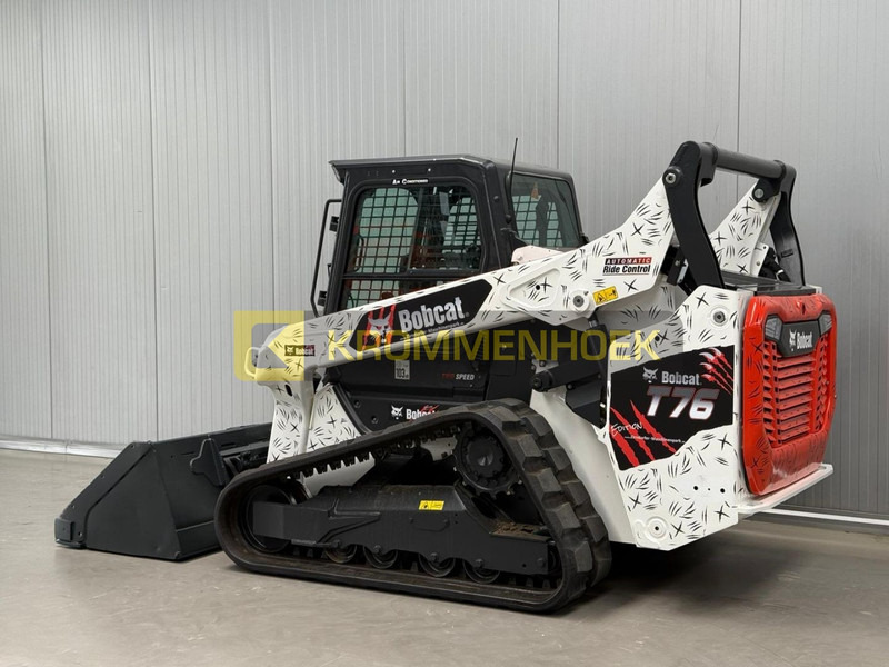 Bobcat T 76 - Mini homlokrakodó: 3 kép. Bobcat T 76 - Mini homlokrakodó: 3 kép.