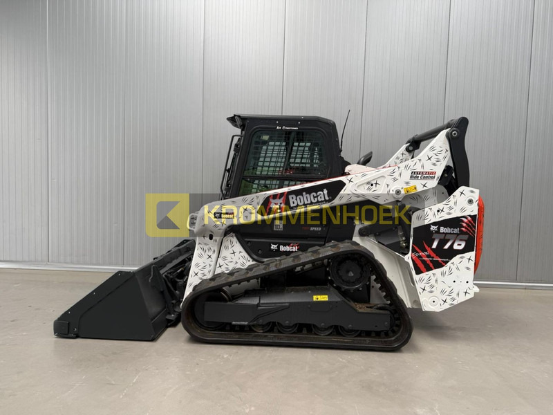 Bobcat T 76 - Mini homlokrakodó: 2 kép. Bobcat T 76 - Mini homlokrakodó: 2 kép.