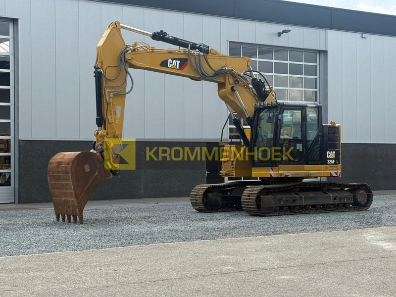 Caterpillar 325 F LCR Oil Quick OQ70/55 - Lánctalpas kotró: 2 kép. Caterpillar 325 F LCR Oil Quick OQ70/55 - Lánctalpas kotró: 2 kép.