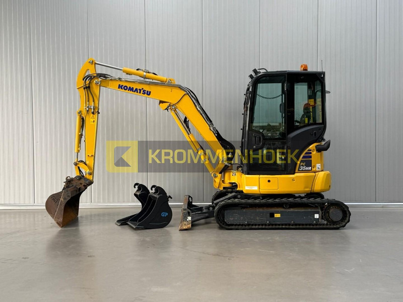 Komatsu PC 35 MR-5 - Minikotró: 1 kép. Komatsu PC 35 MR-5 - Minikotró: 1 kép.
