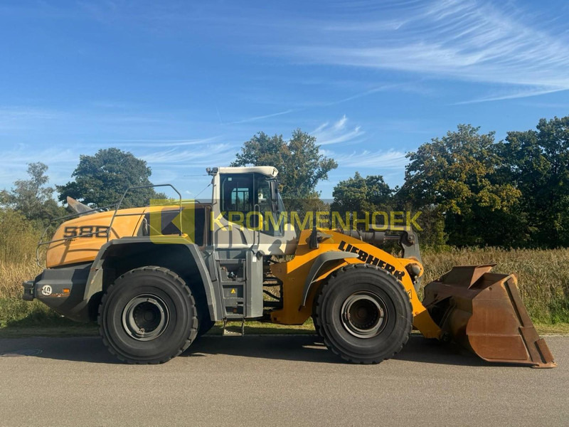 Liebherr L 586 Xpower - Gumikerekes homlokrakodó: 5 kép. Liebherr L 586 Xpower - Gumikerekes homlokrakodó: 5 kép.