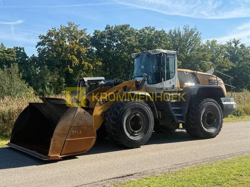 Liebherr L 586 Xpower - Gumikerekes homlokrakodó: 2 kép. Liebherr L 586 Xpower - Gumikerekes homlokrakodó: 2 kép.