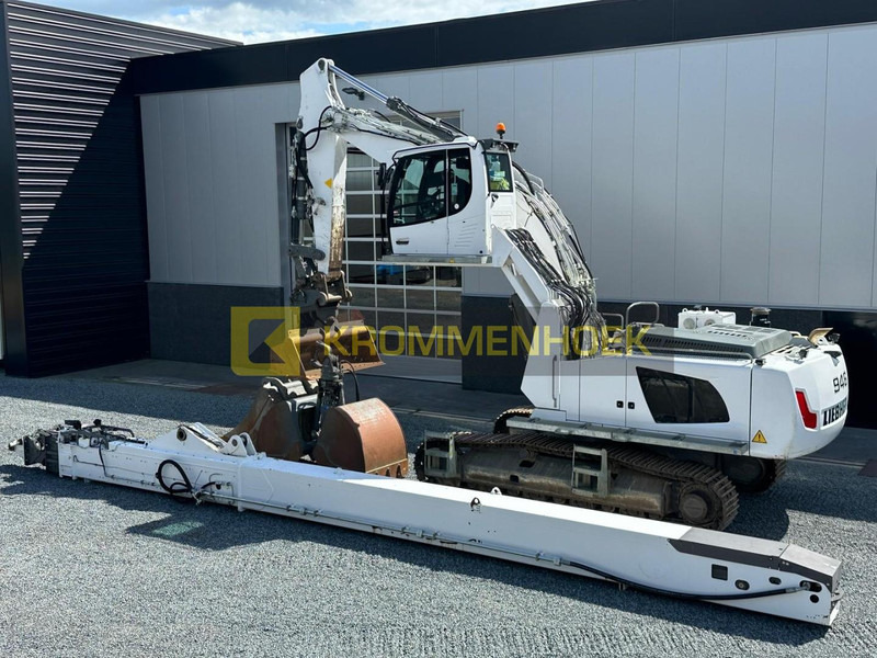 Liebherr R 946 LC Cosben 27 Meter Telescooparm - Kotrógép: 4 kép. Liebherr R 946 LC Cosben 27 Meter Telescooparm - Kotrógép: 4 kép.