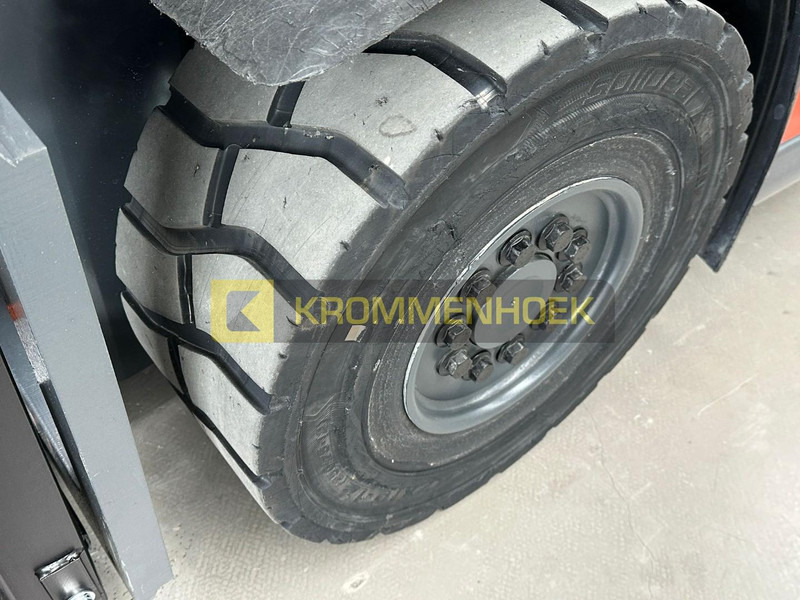 Dízel targonca Linde H 30 D: 11 kép. Dízel targonca Linde H 30 D: 11 kép.