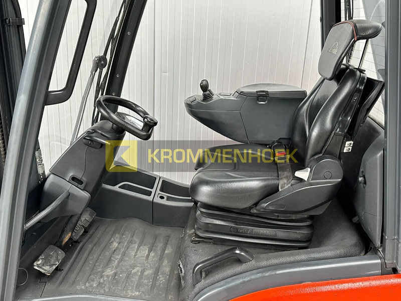 Dízel targonca Linde H 30 D: 14 kép. Dízel targonca Linde H 30 D: 14 kép.