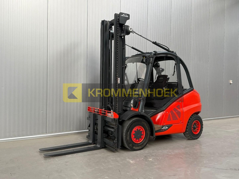 Linde H 45 D - Dízel targonca: 2 kép. Linde H 45 D - Dízel targonca: 2 kép.