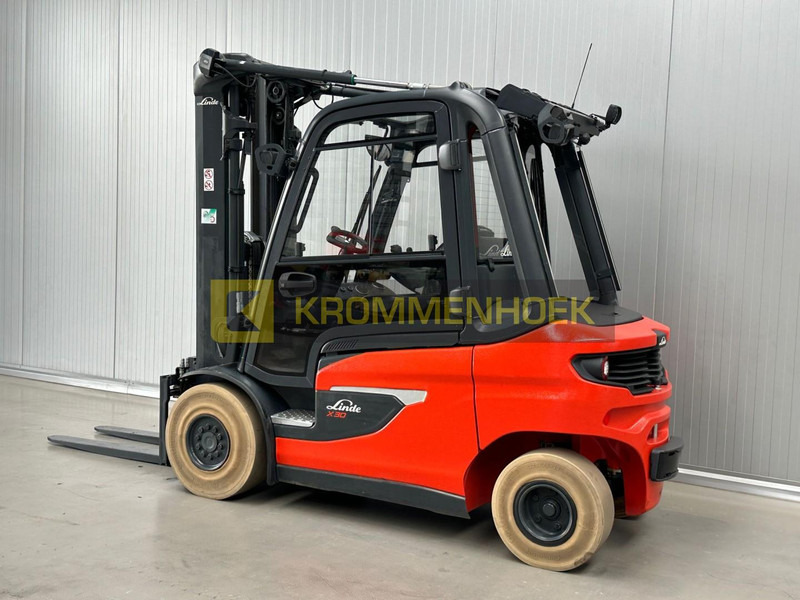 Linde X 30 - Elektromos targonca: 2 kép. Linde X 30 - Elektromos targonca: 2 kép.