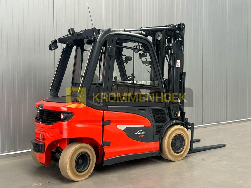 Linde X 30 - Elektromos targonca: 4 kép. Linde X 30 - Elektromos targonca: 4 kép.