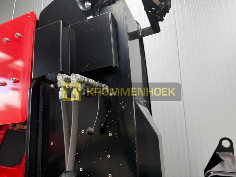 Teleszkópos rakodó Manitou MHT 10180: 9 kép.