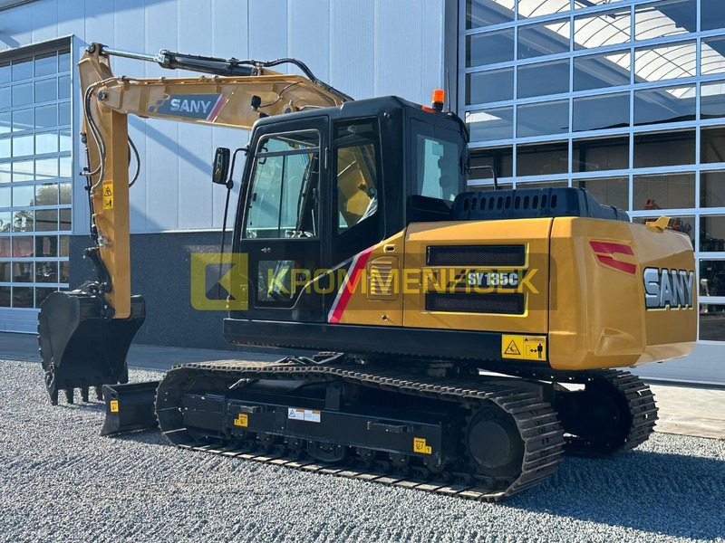 Sany SY 135 C - Lánctalpas kotró: 3 kép. Sany SY 135 C - Lánctalpas kotró: 3 kép.